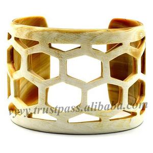 VC33 Elegant Handmade Adjustable Size Eco-friendly Unisex <b>Fashion</b> Water Buffalo Horn <b>Cuff</b> <b>Bracelet</b> - Product Image 1