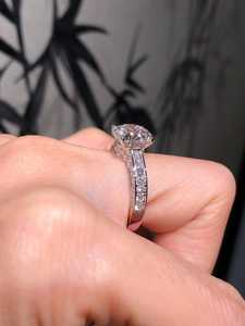 Anillo Romántico de Moissanita Brillante de 7MM con Corte Redondo, Rodio con Plata 925 Original, Regalo de Boda para Novia - Product Image 2