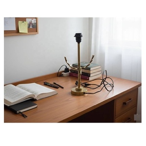 Lampe de table décorative avec un design unique inspiré d'animaux ou de oiseaux, sans abat-jour, lampe de chevet en aluminium à prix de gros - Product Image 5