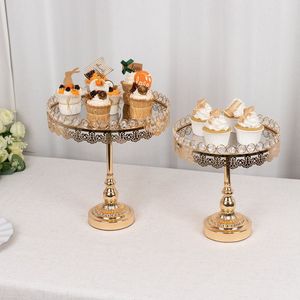 Support à gâteau élégant en métal doré pour la décoration d'occasions festives, ajoutant une brillance luxueuse et une grande stabilité - Product Image 4