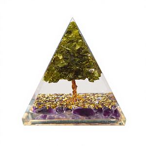 Pirámide de Cristal Orgónico Reki Healing con Diseños Personalizados, Alambre de Cobre y Múltiples Cristales para Energía Curativa, Hecho a Mano, Moderno, para el Hogar - Product Image 1