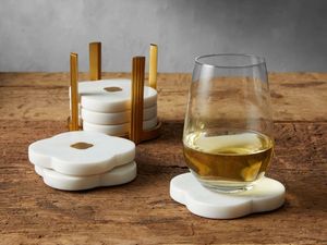 Ensemble de sous-verres en marbre Joyful avec noms et messages gravés pour des cadeaux d'occasions spéciales : anniversaire, Noël et autres occasions festives - Product Image 5