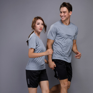 T-shirt unisexe noir à col rond, manches courtes, coupe classique, uni, séchage rapide, tricoté, respirant, 100% coton molletonné, style sportif - Product Image 3