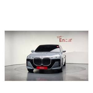 BMW Série 7 740i SDrive M Sport Modèle de septembre 2023 avec 19 326 km Boîte de vitesses automatique Volant à gauche - Product Image 2