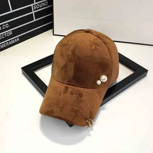 Casquette de baseball automne-hiver pour femme en velours avec perles dorées, accessoires de mode pour la tête - Product Image 1