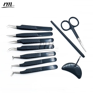 Juego de Pinzas para Extensión de Pestañas RMI de Acero Inoxidable Plateado a Negro, Punta Personalizada, Agarre y Empaque Sostenibles, Pinzas con Punta de Fibra - Product Image 3