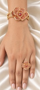 Ensemble de bracelets en argent 925 de qualité supérieure, motif floral majestueux, collection de bijoux élégants et tendance pour femmes, en vente - Product Image 5
