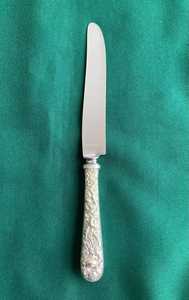 มีดเนยเงินสเตอร์ลิงพร้อมด้ามจับลายดอกไม้ ใบมีดสแตนเลส อุปกรณ์ครัว - Product Image 1