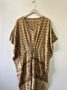 Lote surtido de vestidos kaftán de seda sari india, vestido maxi vintage de crepé de seda para mujer - Product Image 3