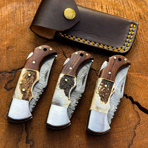 Couteau pliant personnalisé en acier Damas forgé à la main, manche en corne de cerf, verrouillage arrière, couteau de poche pour la chasse en extérieur, EDC, pointe clip, directement de l'usine - Product Image 1