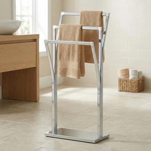 Porte-serviettes chauffant en fonte chromée à trois niveaux Pristine, 3 barres, design moderne, longueur >60 cm, autoportant, rangement domestique - Product Image 1