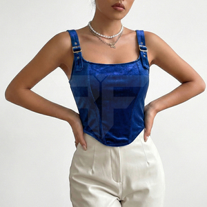 Blusa sin mangas transpirable y ecológica para mujer, con logo frontal, estilo moderno para gimnasio y atuendos casuales. - Product Image 1