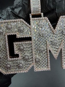 Colgante Personalizado de Plata de Ley 925 con Diamantes Moissanite VVS, Estilo Hip Hop, Colgante de Letra de Lujo para Hombre y Mujer - Product Image 1