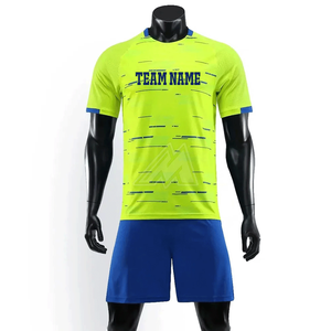 Uniforme de Fútbol Sublimado Rojo y Blanco Personalizado: Ropa Deportiva Personalizada para un Rendimiento Óptimo - Product Image 5