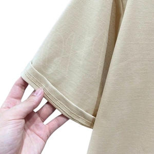 เสื้อยืดคอกลมผู้ชาย พรีเมียม ผ้าฝ้าย 100% ทรงหลวม ระบายอากาศได้ดี แห้งเร็ว เป็นมิตรกับสิ่งแวดล้อม สีทราย เรียบง่าย สไตล์มินิมอล แขนสั้น - Product Image 5