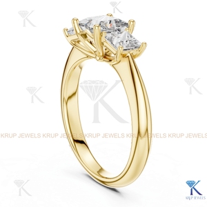 แหวนเพชรทรงปรินเซสคัท 3 เม็ด สำหรับงานหมั้น ประดับเพชรตรงกลางและด้านข้าง ทองคำแท้ งานละเอียด สำหรับผู้หญิง เครื่องประดับเจ้าสาว ของขวัญแทนคำมั่นสัญญา - Product Image 6