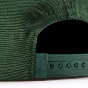 Casquette snapback personnalisée avec logo imprimé, visière plate et sangle réglable, broderie de qualité supérieure, respirante. - Product Image 4