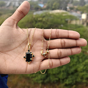 จี้ทอง 18K ชุบทองคำขาว ประดับด้วยทองเหลืองรูปทรงสี่เหลี่ยมผืนผ้าประดับพลอยออนิกซ์สีดำ พร้อมเพชร CZ สร้อยคอแฟชั่นสำหรับเป็นของขวัญวันเกิด - Product Image 5