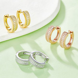 Boucles d'oreilles créoles en argent sterling 925 plaqué or, entièrement pavées de moissanite ronde brillante, micro-incrustées, bijoux pour femme - Product Image 4