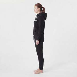Conjunto Deportivo de Dos Piezas para Mujer, Color Negro Medianoche, de Algodón, con Cierre de Media Cremallera y Bolsillos Tipo Canguro, Venta al Por Mayor, Alta Calidad - Product Image 4