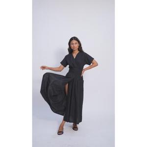 Robe longue trapèze noire élégante et personnalisable de qualité supérieure, col en V, manches courtes, ceinture, poches, taille naturelle, antistatique - Product Image 4