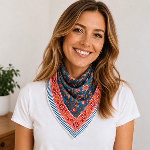 Foulard carré en coton imprimé au bloc, bandana multifonctionnel, accessoire décontracté d'été, motif bleu et rouge, mouchoir unisexe - Product Image 1