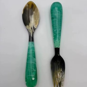 Cuillère de service réutilisable en résine artisanale de luxe TCE, couverts décoratifs haut de gamme, vaisselle personnalisable, cadeau pour la maison, la salle à manger, l'hôtel - Product Image 1