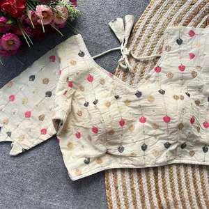 Blouse prête-à-porter en coton Khadi, entièrement brodée par des artisans, entièrement cousue. - Product Image 5