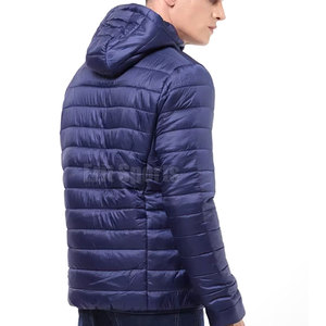 Blouson d'hiver matelassé à capuche pour homme, chaud et confortable, avec logo frontal, écologique et respirant, idéal pour les sorties décontractées et la superposition - Product Image 3