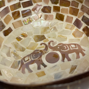 Tazón de Cáscara de Coco Natural Orgánico con Incrustaciones de Perlas de Mosaico - Utensilios de Cocina Ecológicos y Sostenibles - Product Image 2