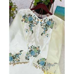 Vestido de Novia Modesto de Diseñador con Bordado Intenso de Lentejuelas en la Parte Superior e Inferior y Dupatta - Product Image 1