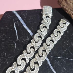 Collier de Luxe Unisexe en Argent 925 Plaqué Rhodium avec Perle d'Eau Douce et Moissanite Sertie Griffe, Chaîne à Maillons Coupe Baguette, Idéal au Quotidien - Product Image 4