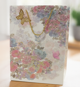 ถุงของขวัญกระดาษคราฟท์รักษ์โลกพิมพ์ลายดอกไม้สีสันสดใส พร้อมโลโก้สั่งทำพิเศษ สำหรับงานแต่งงาน งานปาร์ตี้ และร้านค้า  พร้อมหูหิ้วแบบเชือก - Product Image 2