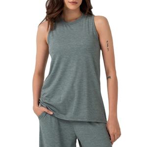 Camiseta sin mangas de alta calidad con cuello redondo para mujer, de secado rápido, transpirable, sin costuras, con logo impreso digitalmente. - Product Image 5