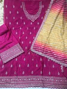 Traje Anarkali de Diseñador en Viscosa Chinon con Bordado Pesado de Zari y Lentejuelas, Conjunto de Kurta, Pantalón y Dupatta - Product Image 5