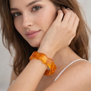 Bracelets artistiques en résine de forme irrégulière, couleur orange, pour femmes, légers et confortables à porter - Product Image 3