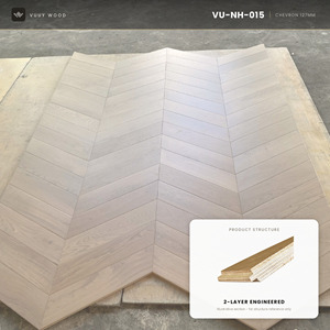 Parquet en chêne massif à chevrons, 15 mm, 5 pouces, rainuré et langueté, couleur gris argenté - Product Image 1