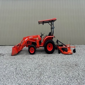 รถแทรกเตอร์อเนกประสงค์ขนาดกะทัดรัด Kubota L4802 ขับเคลื่อน 4 ล้อ กำลังสูง 48.4 แรงม้า เครื่องยนต์ดีเซล ระบบเกียร์ HST พร้อมชุดอุปกรณ์ 3 จุด - Product Image 5