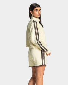 Conjunto Deportivo para Mujer, Chaqueta Corta Amarilla con Cierre y Hombros Caídos, Pantalones Cortos con Rayas, Sudadera con Capucha, Personalizable con Logotipo, Superventas - Product Image 2
