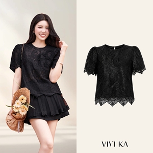 Blusa de Encaje Floral Negra de Manga Corta para Mujer con Forro de Malla y Dobladillo Festoneado, Top Elegante de Encaje Estilo Casual ASTORIE - Product Image 1