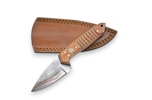 มีดสกินเนอร์ใบตายเหล็กดามัสกัสทองแดง ด้ามไม้ พร้อมปลอกหนังแนวตั้ง มีด EDC แบบฟูลแทงค์ สำหรับล่าสัตว์และตั้งแคมป์ - Product Image 5