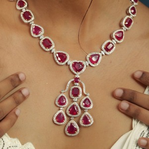 Collar Moderno con Rubíes para Mujer, Forma de Corazón y Corte de Pera, Plata 925, Moissanita con Engaste en Bisel, Joyería de Moda para Boda - Product Image 2