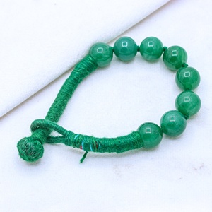 ขายส่งสร้อยข้อมือลูกปัดกลมเรียบสีเขียวธรรมชาติประดับด้วยด้ายสีเขียวเมมโมเรีย จิวเวลส์ - Product Image 3