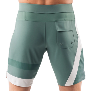 Shorts de bain pour homme en vert sauge et blanc, séchage rapide, avec cordon de serrage, pour la plage, le surf et les sports nautiques - Product Image 2