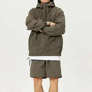 Ensemble de survêtement décontracté pour homme, couleur unie, coupe ample, veste anorak à capuche et short, tenue décontractée en 2 pièces - Product Image 1