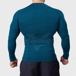 Camiseta de Protección Solar de Estilo Premium con Acabado Suave y Costuras Resistentes para Deportes Acuáticos - Product Image 4