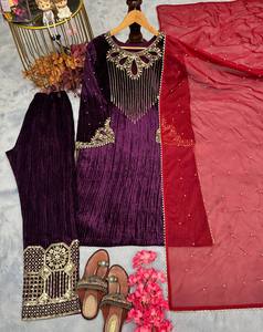 Nuevo Conjunto Kurti de Fiesta de Diseño Exclusivo de Alta Calidad en Muselina de Algodón y Seda con Bordado de Lentejuelas, Ajuste Delgado y Absorción de Humedad de Sterling Creation - Product Image 5