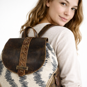 Mochila Artesanal Étnica de Lona y Cuero, Ligera y Duradera, para Senderismo, Viajes, Oficina, Universidad, Casual, Unisex - Product Image 5