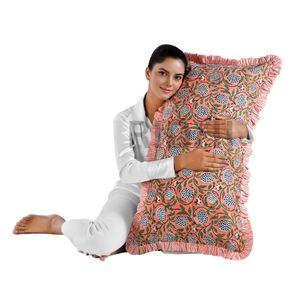 Ensemble de housses de coussin lombaires RIDHI 20x36 en coton rose poudré à volants floraux, fait main, imprimé au bloc personnalisable, lavable en machine - Product Image 1