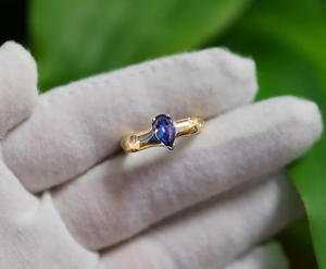 Anillo de Compromiso con Zafiro Natural en Forma de Pera, Chapado en Oro de 10K, Estilo Clásico para Mujer, Piedra de Nacimiento de Septiembre - Product Image 4